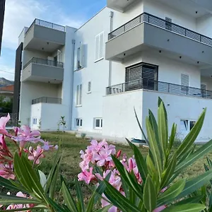 https://villa-moon-trogir.hotels-in-trogir.com